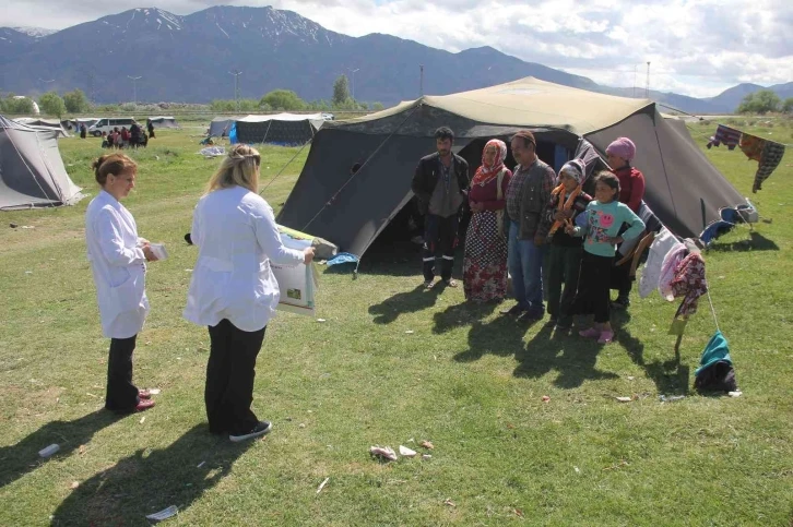 Mevsimlik tarım işçileri keneye karşı bilgilendirildi
