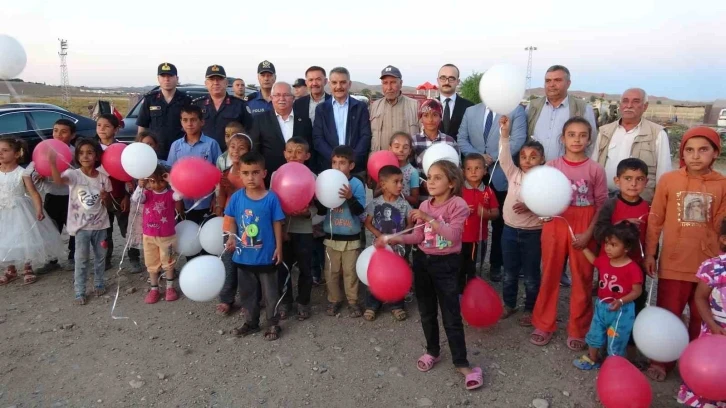 Mevsimlik tarım işçilerinin çocukları düzenlenen etkinlikte gönüllerince eğlendi
