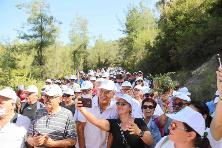 Mezitli’de vatandaşlar doğa yürüyüşünde buluştu
