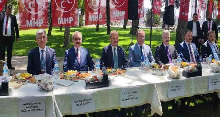 MHP MYK üyesi Abdullah Bahadır Alperen: “Böyle iki yüzlü siyaset olmaz”