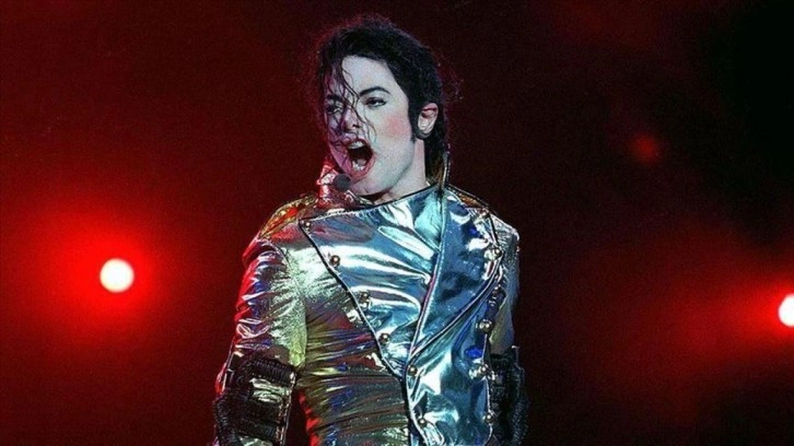 Michael Jackson’ın ikonik deri ceketi açık artırmaya çıkıyor