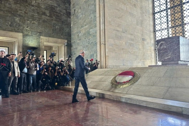 Millet İttifakı'nın Cumhurbaşkanı Adayı ve CHP lideri Kılıçdaroğlu, Anıtkabir’i ziyaret etti