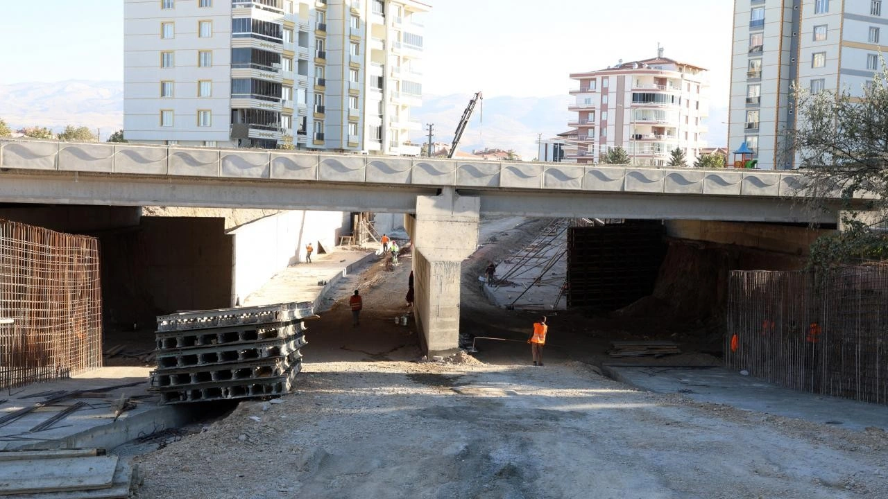 Milletvekili Baykan ve Altay Karaman-Ulukışla Hızlı Tren Hattı çalışmalarını inceledi