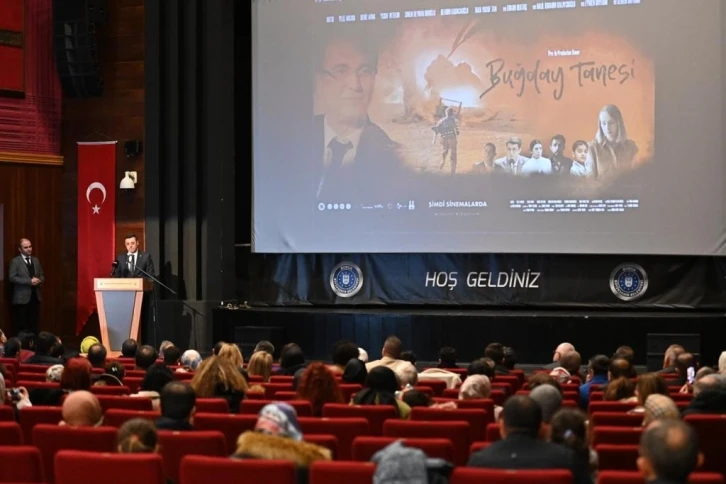 Milletvekili Serkan Bayram’ın hayatını konu alan "Buğday Tanesi" filmi Bursa’da ilgiyle izlendi
