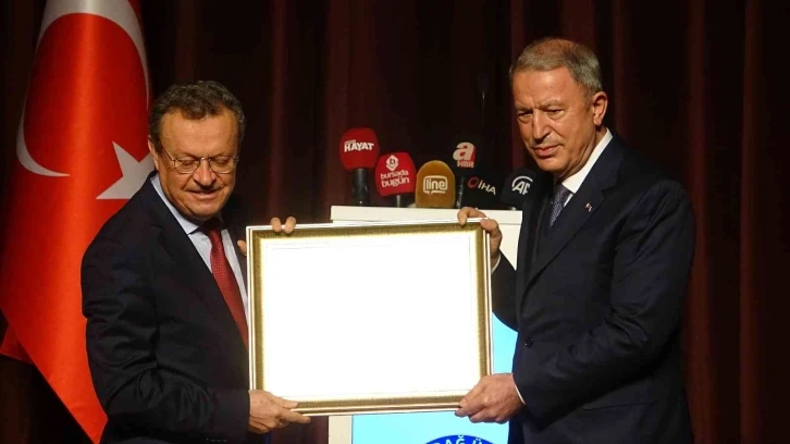 Milli Savunma Bakanı Hulusi Akar: &quot;Terör, Türk Silahlı Kuvvetlerinin ilk gündem maddesidir&quot;
