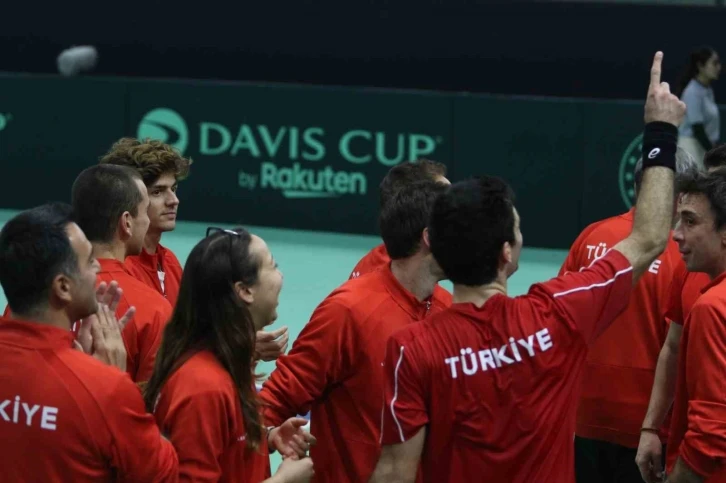 Milli Takım Davis Cup’ta ilk güne iki galibiyetle başladı
