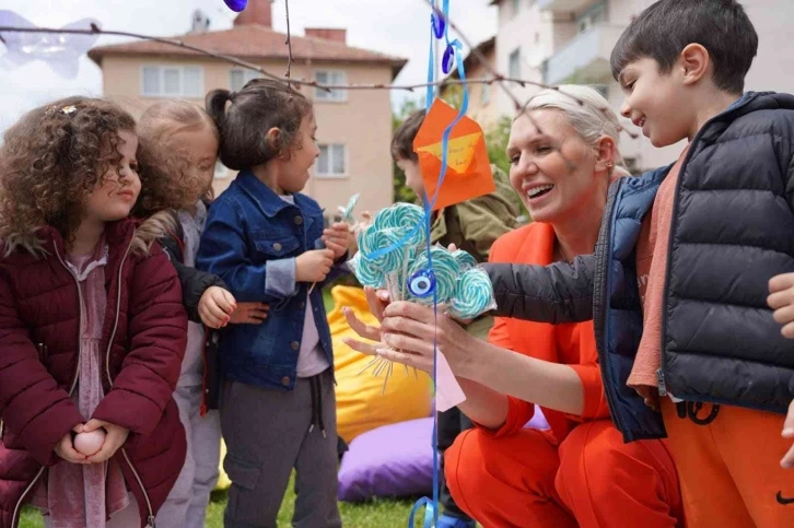 Minik öğrenciler hıdrellezi kutlamasında renkli görüntüler oluştu
