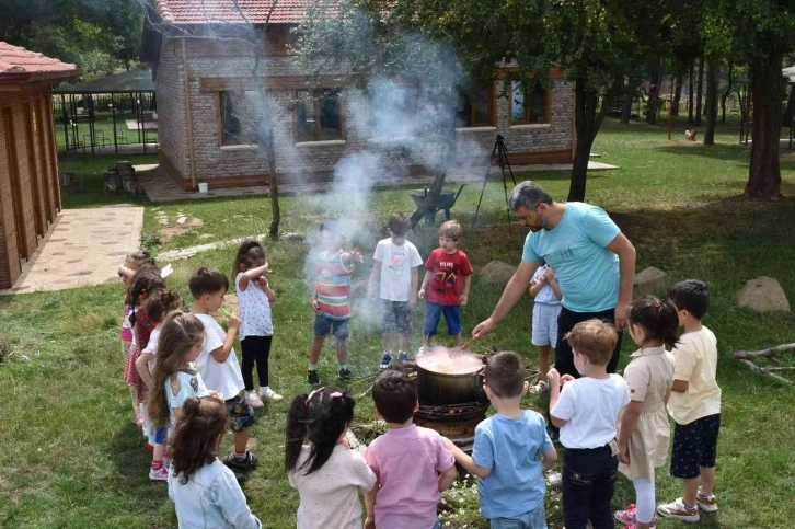 Minikler Orman Okulu’nda doğayla buluştu
