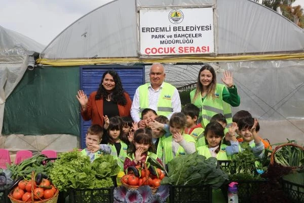 Miniklerin ilk hasadı depremzedelere