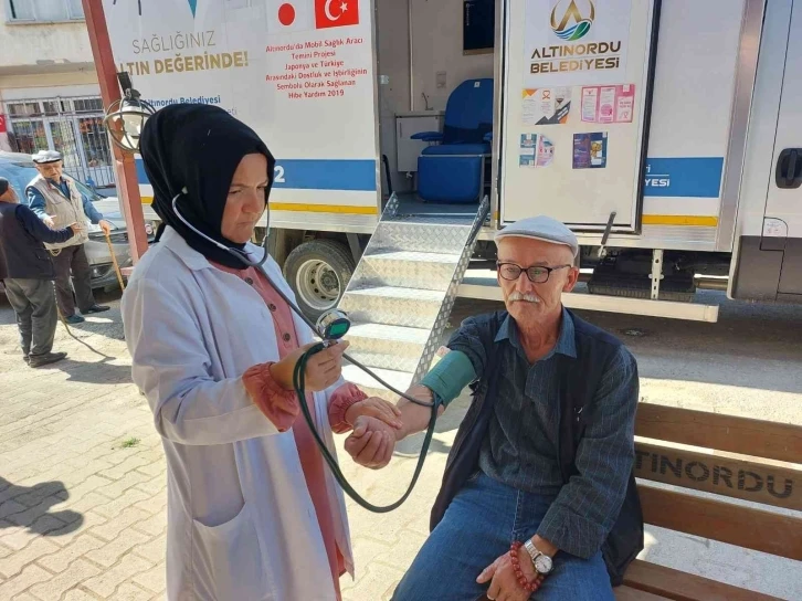 Mobil sağlık tarama aracı ile kırsal mahallelerde hizmet veriliyor
