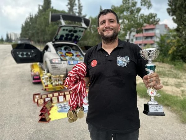 Modifiye otomobiliyle 3 yılda 55 madalya, 35 kupa kazandı