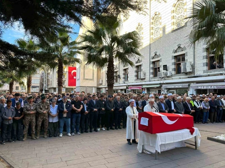 Motosiklet kazasında hayatını kaybeden polis memuru son yolculuğuna uğurlandı
