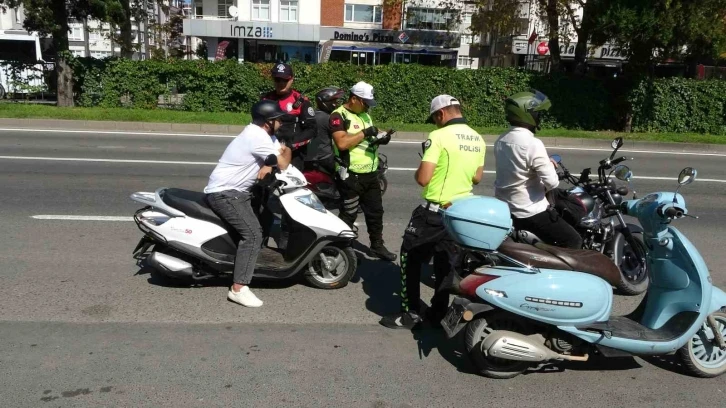 Motosiklet sürücüleri hem denetlendi, hem de bilgilendirildi
