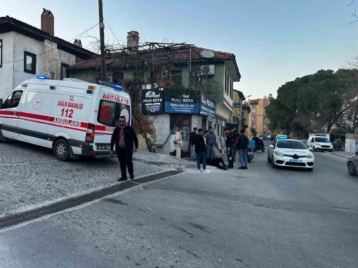 Motosikletli kuryeye çarpan otomobil kayıplara karıştı
