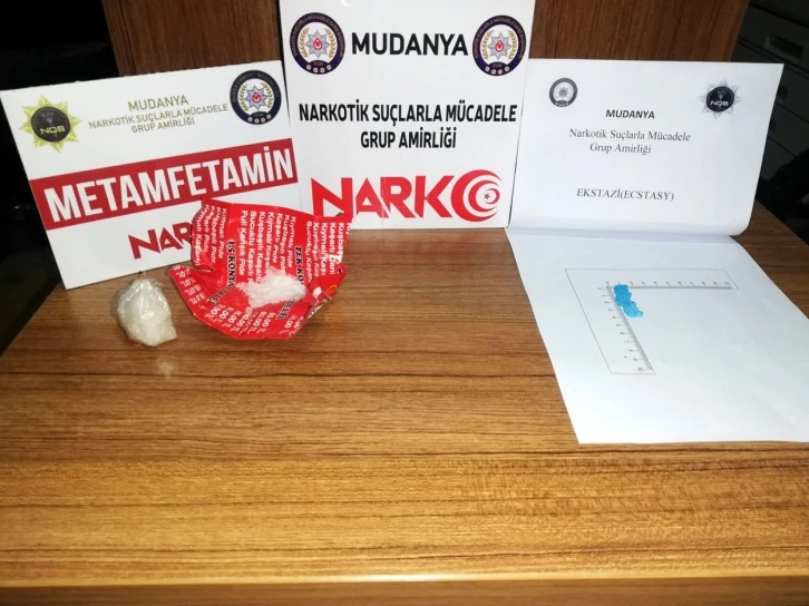 Mudanya’da uyuşturucu bulunduran 2 kişi yakalandı
