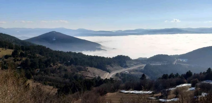 Mudurnu’da sisle oluşan manzara hayran bıraktı
