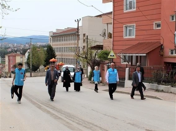 Müftü Erhun, “Fakir ve zengin vatandaşlarımız arasında  iyilik köprüsü olduk”
