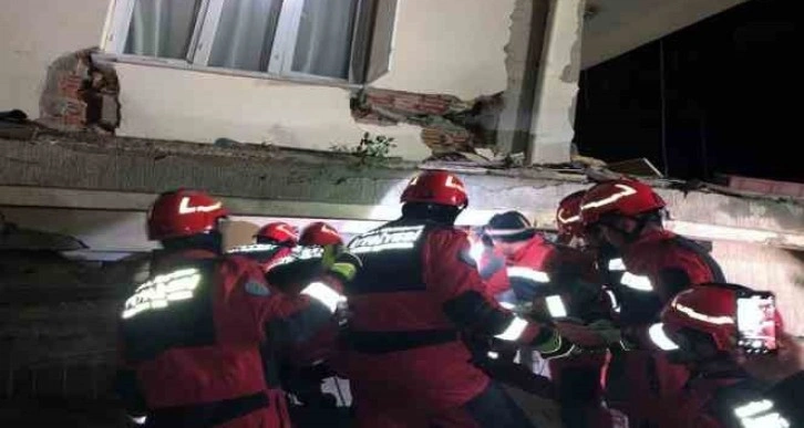 Muğla Büyükşehir ekipleri depremde 26 kişiyi kurtardı