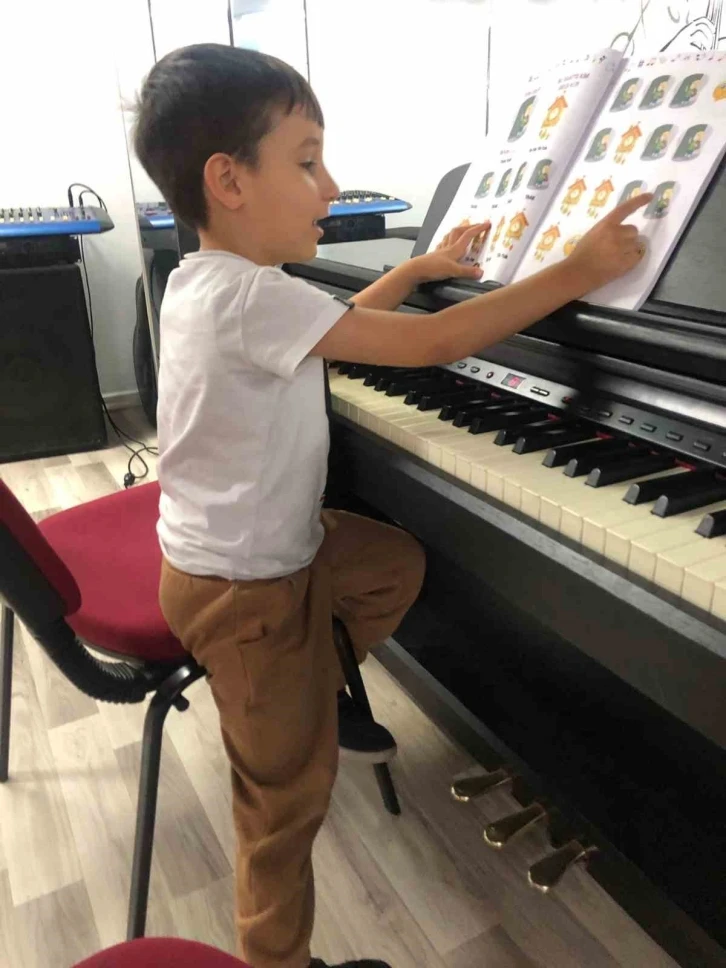 Muğla’da çocuklar müzik atölyeleri ile gelişimlerine katkı sağlıyor
