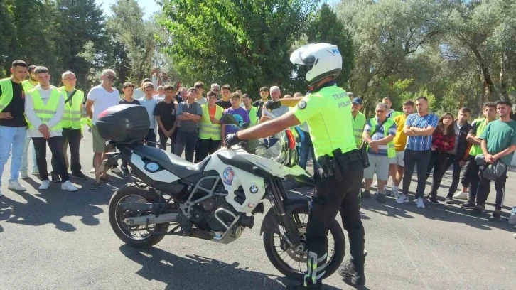 Muğla’da "Kaskınla Yol Ver Hayata" sloganı ile eğitim verildi
