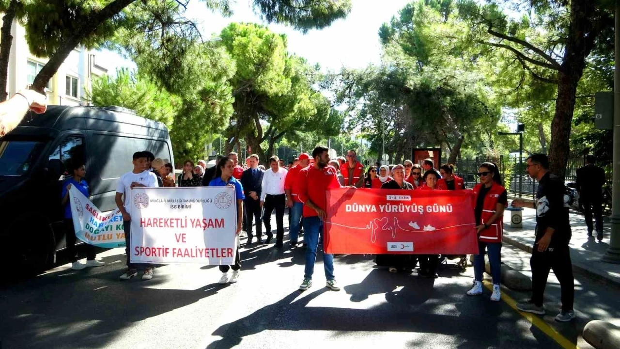 Muğla’da "Sağlık İçin Harekete Geç" yürüyüşüne yoğun katılım
