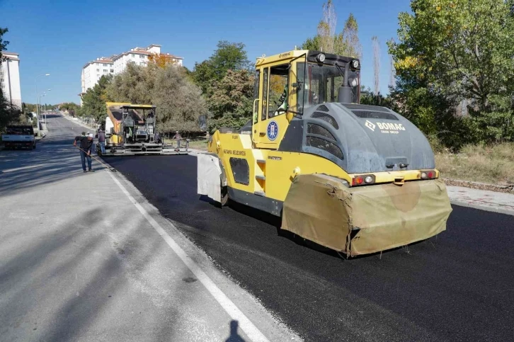 Muhsin Yazıcıoğlu Caddesi’ne sıcak asfalt
