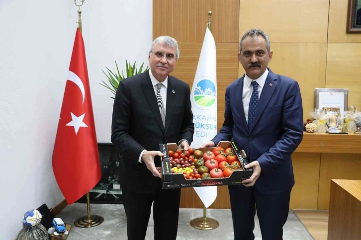 Müjdeyi bakan verdi: Sakarya’da tarım alanını seçen öğrencilere 500 TL burs
