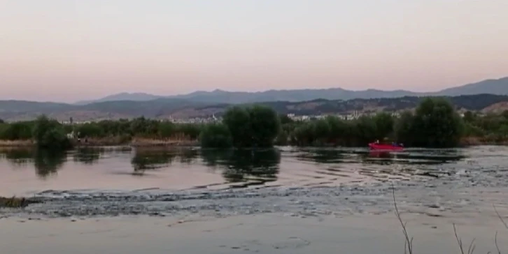 Murat Nehri’nde mahsur kalanları AFAD kurtardı
