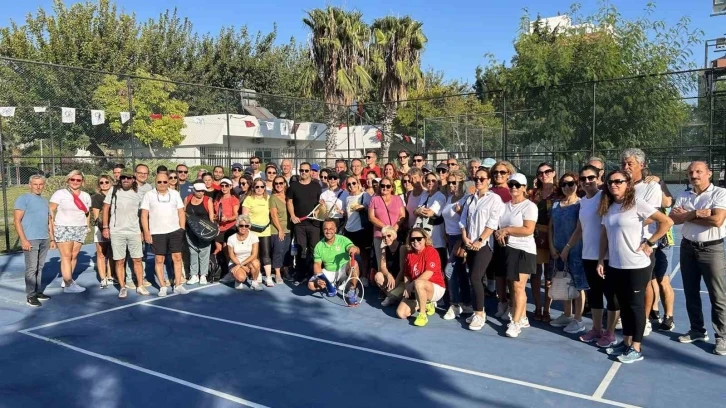 Muratpaşa’da tenis turnuvası başladı
