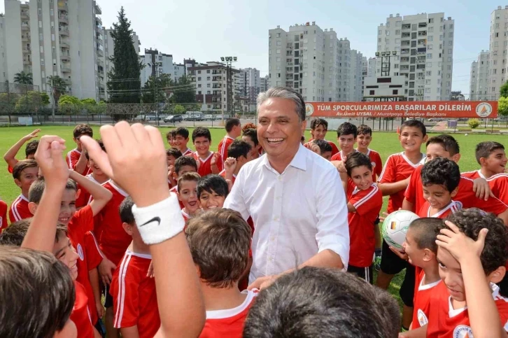 Muratpaşa’dan 94 kulübe 7’şer bin lira destek
