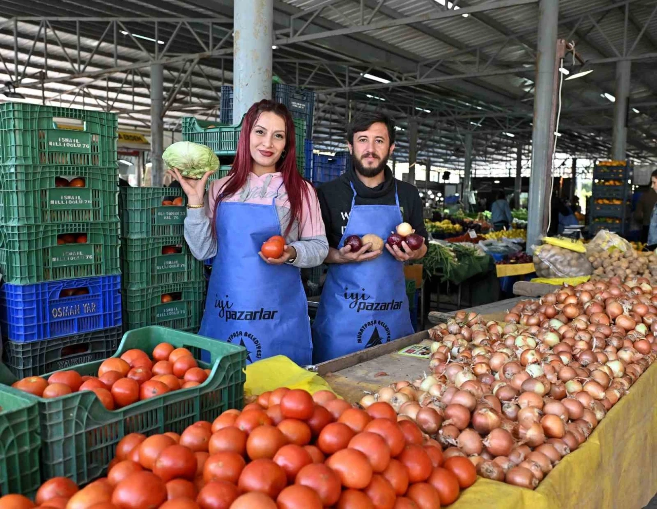 Muratpaşa pazarlarında tek tip önlük uygulaması başlatıldı
