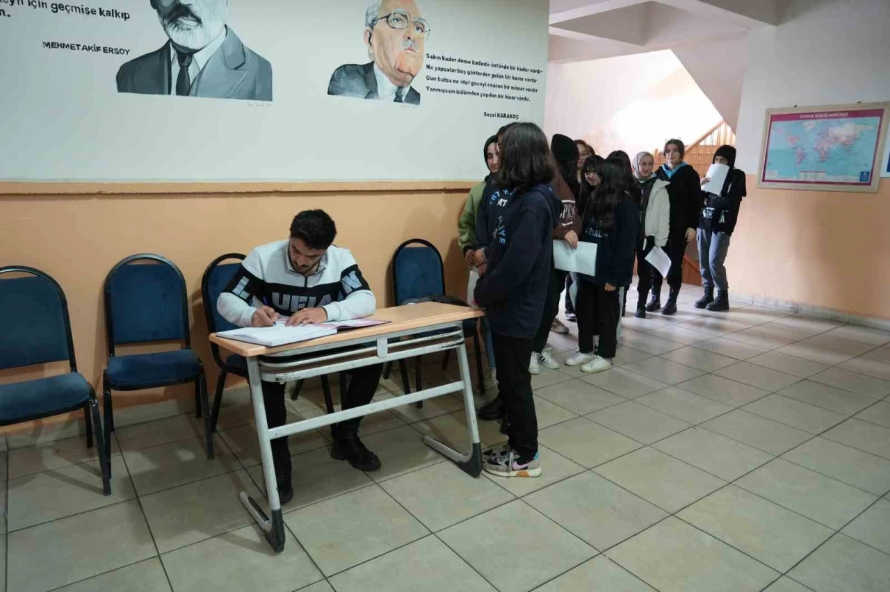 Muş’ta öğrencilere skolyoz taraması yapıldı
