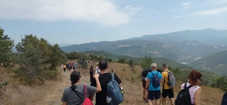 Mysia Yolları’nda yürüyüş yapanlar tabiatın tadını çıkardı
