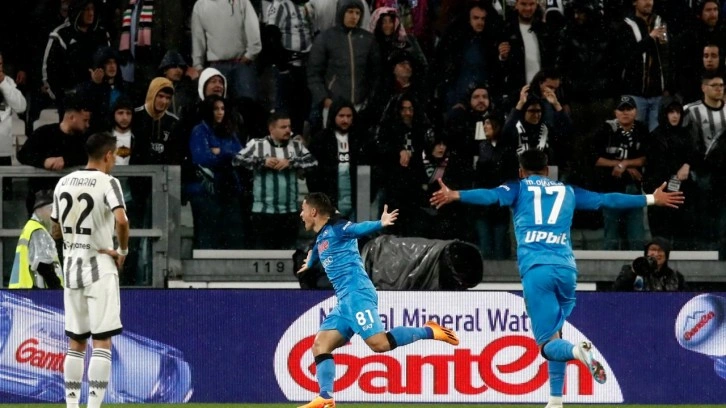 Napoli, Juventus engelini tek golle aştı!