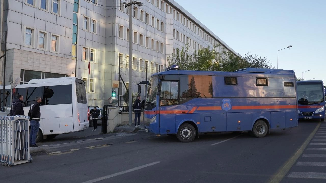 Narin Güran cinayet davasında ikinci gün başlıyor: Sanıklar Adliye'ye getirildi