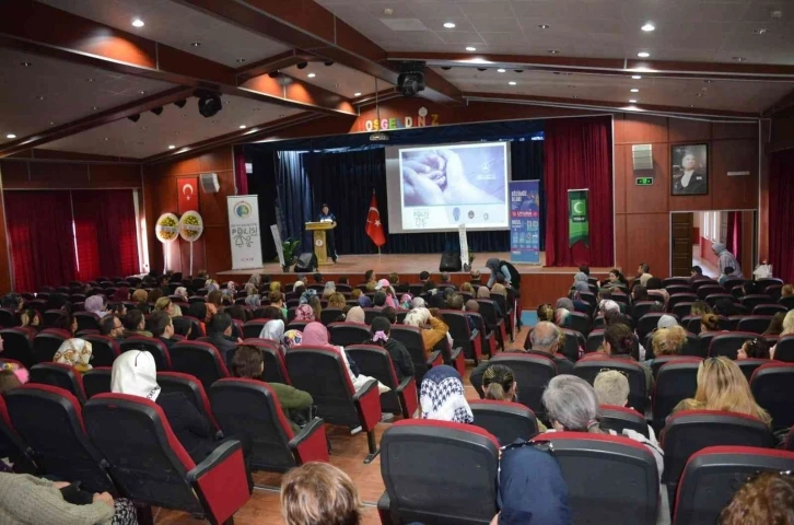 Narkotik polisinden Bergamalı annelere uyuşturucu semineri
