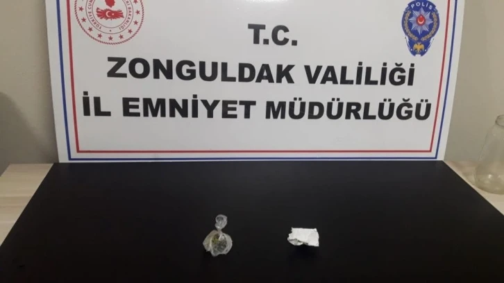 Narkotik timlerinin denetiminde 4 şüpheli ile birlikte uyuşturucu madde ele geçirildi
