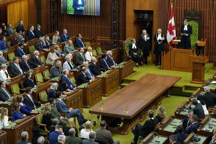 Nazi birliğinde savaşmış Ukraynalıyı &quot;kahraman&quot; olarak tanıtan Kanada Parlamento Başkanı istifa etti
