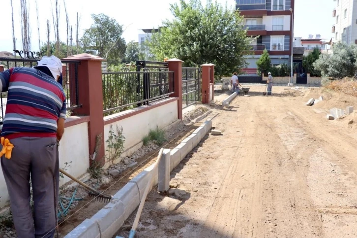 Nazilli Belediyesi Yeşil Mahalle’de yol çalışması başlattı
