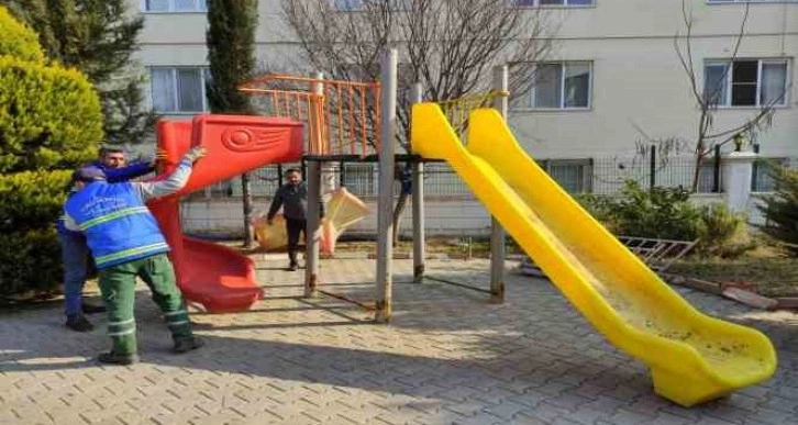 Nazilli Belediyesi’nden depremzede çocuklar için oyun parkı