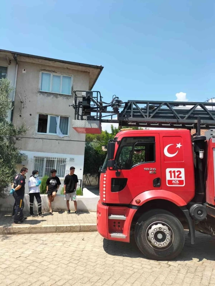 Nazilli’de apartmanı saran kokunun nedeni ceset çıktı
