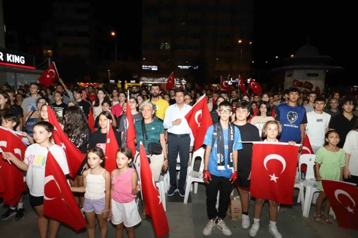 Nazilli’de şampiyonluk coşkusu meydanlara sığmadı
