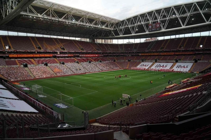 Nef Stadyumu’nda 13. Galatasaray - Beşiktaş derbisi
