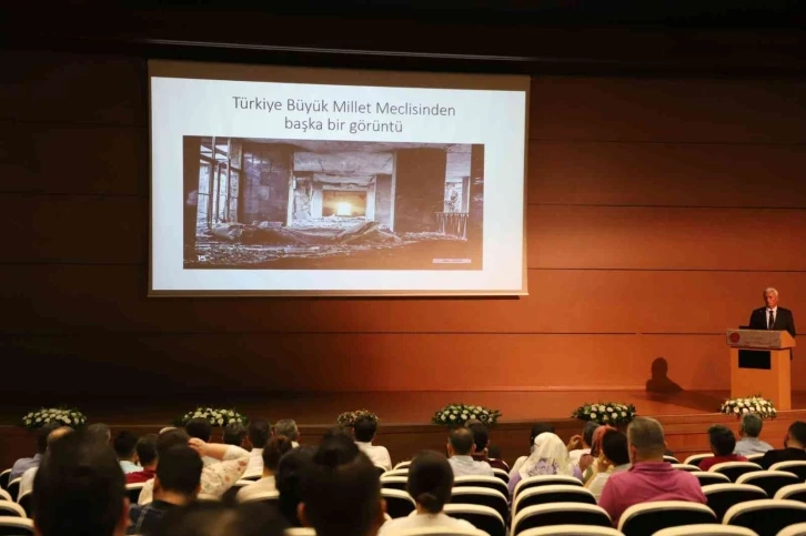 NEVÜ’de ‘Milli Birlik ve İradenin Bir Yansıması 15 Temmuz’ konulu  konferans düzenlendi
