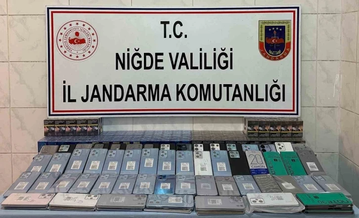 Niğde’de 78 adet kaçak cep telefonu yakalandı
