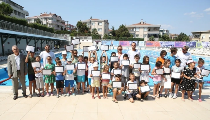 Nilüfer’de yüzlerce çocuk sertifika heyecanı yaşadı
