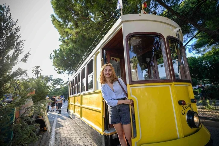 “Nostaljik Tramvay” fuar ziyaretçilerini geçmişe götürüyor
