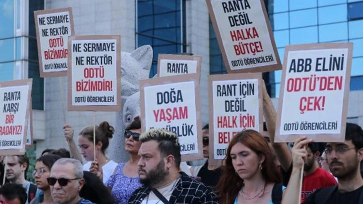 ODTÜ'lü öğrencilerden ABB önünde 'yol' protestosu