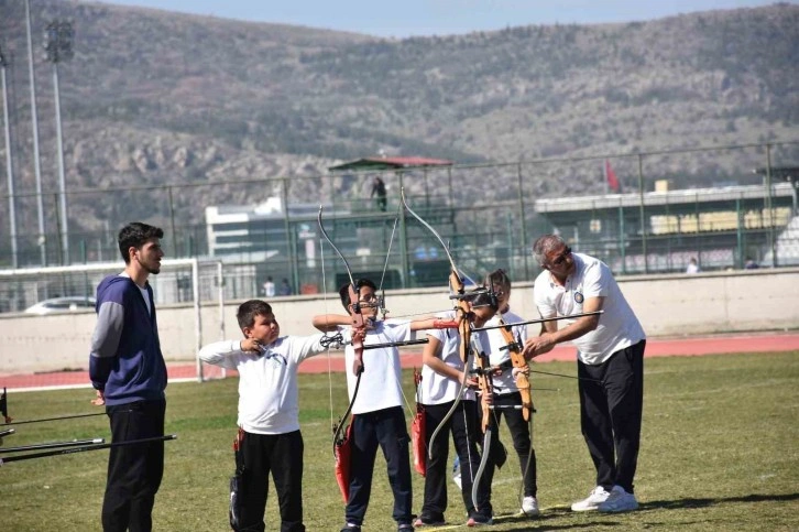 Ödüller Sahiplerini Buldu: Okul Sporları Oryantiring Müsabakaları Sonuçlandı