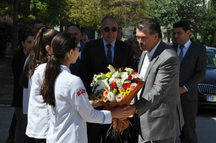 Odunpazarı Kaymakamı Gazi Mesleki ve Teknik Anadolu Lisesi’ni ziyaret etti
